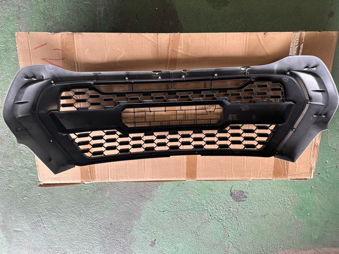 フロントグリル ブラック