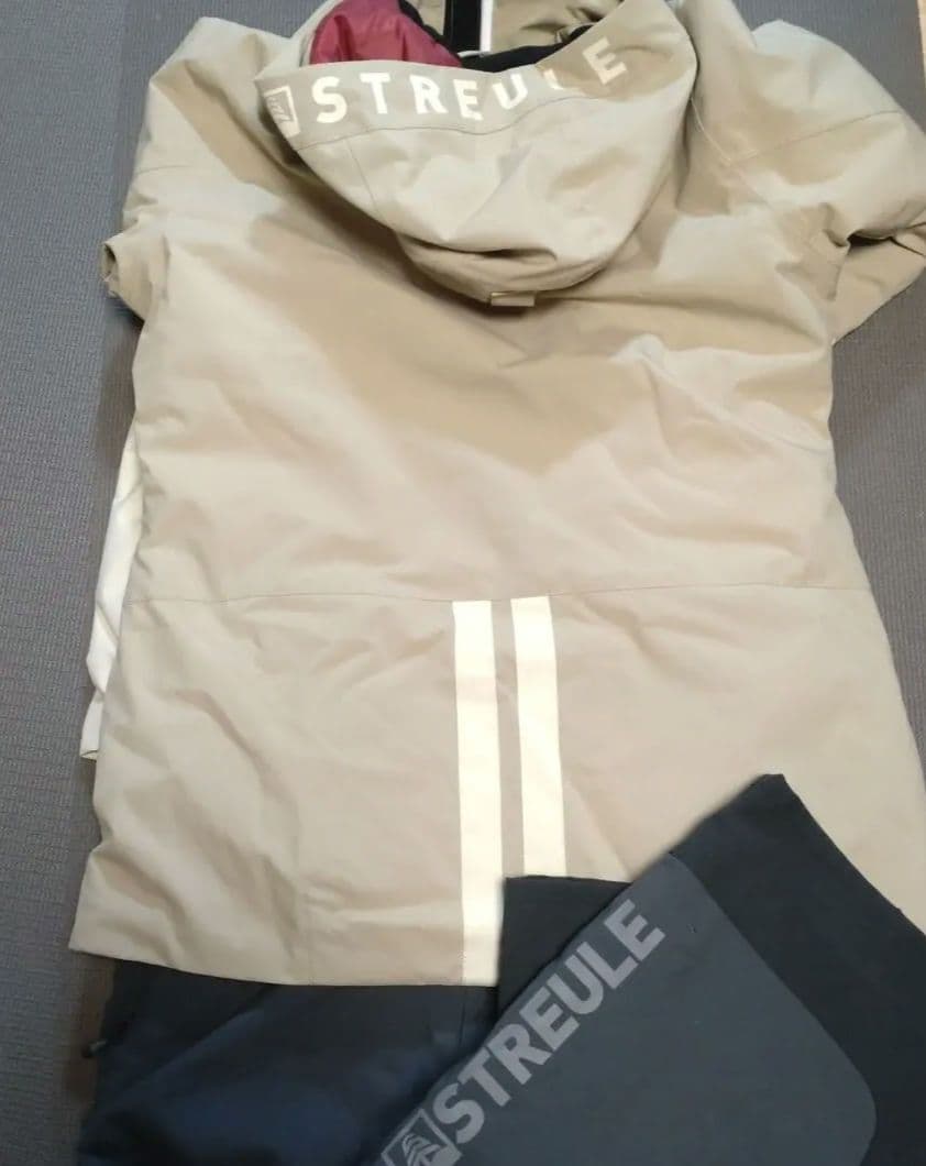 スキー、スノボーウェア