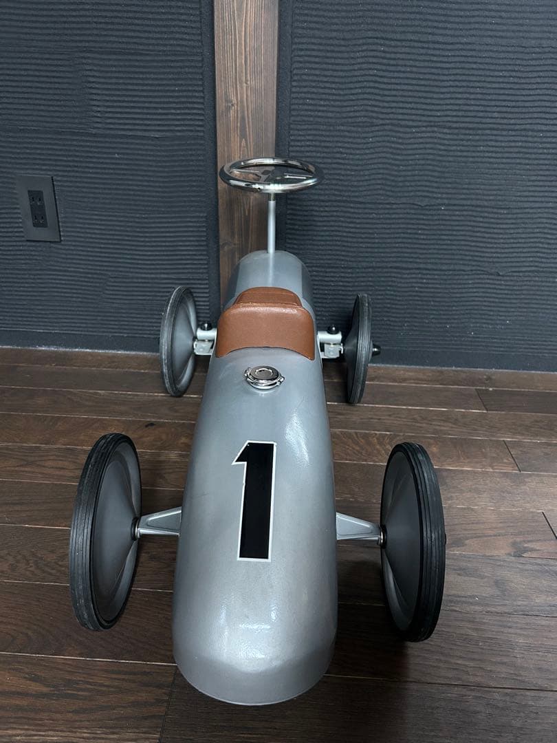 ARTABURG classic racer レーシングカー足蹴り