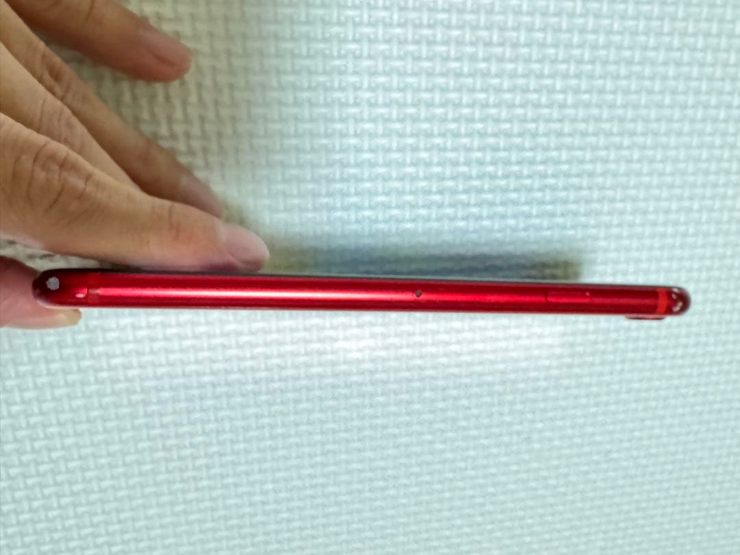 iPhone SE2 64GB SIMフリー 少しヒビあり 動作良好 本体のみ