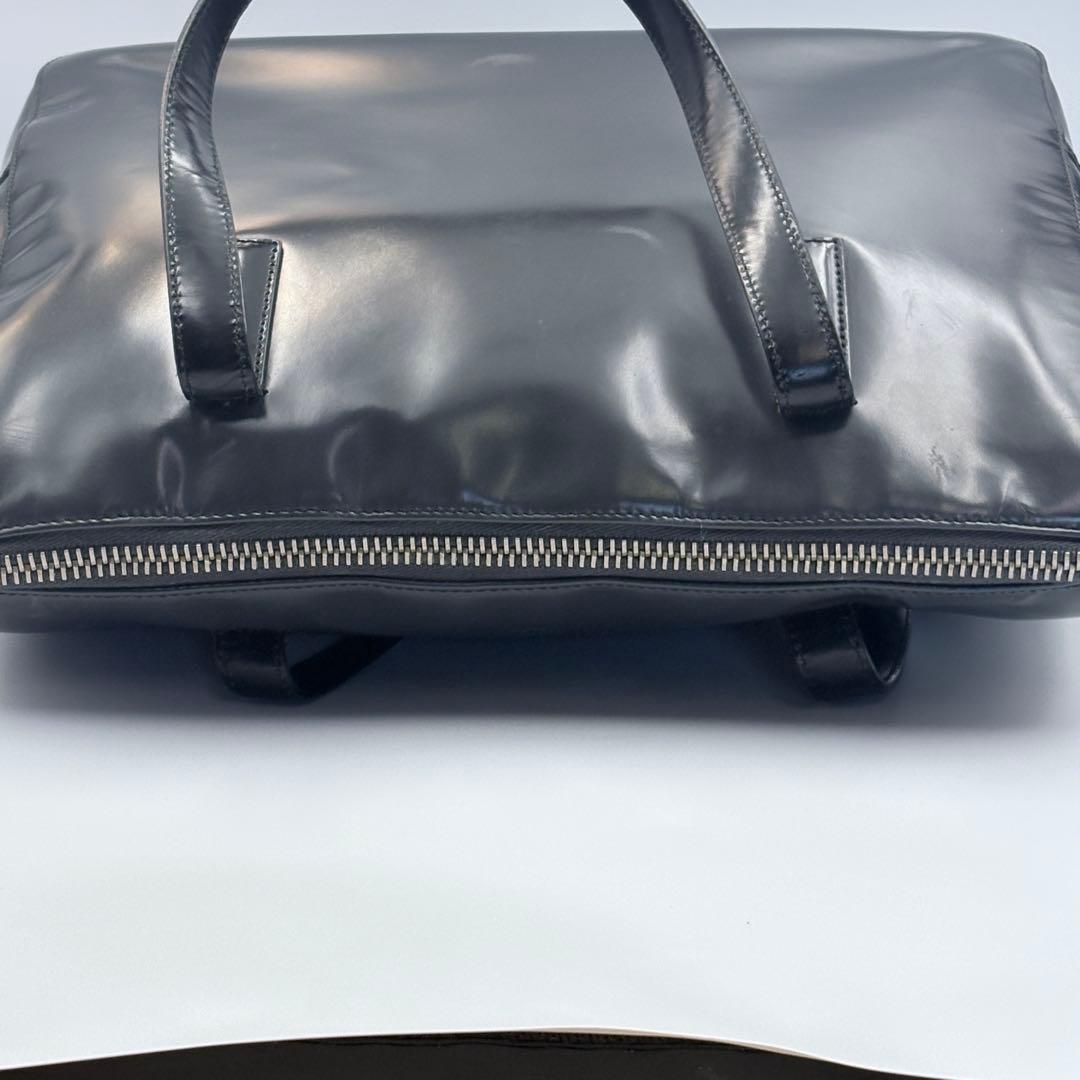 PRADAエナメルレザートートバッグ ブラック本革ビジネス美品