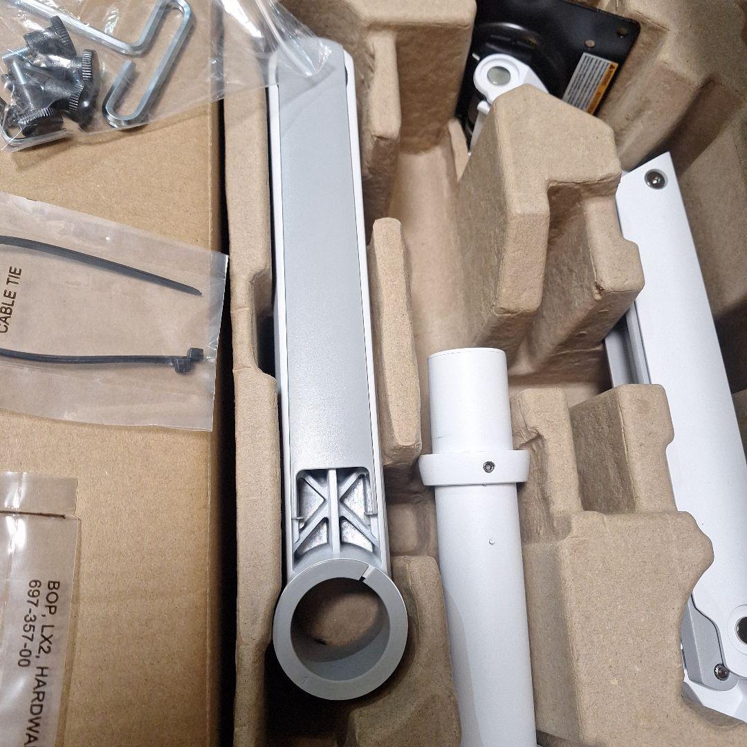 エルゴトロン　ホワイト モニターアーム 取り付けネジ付き