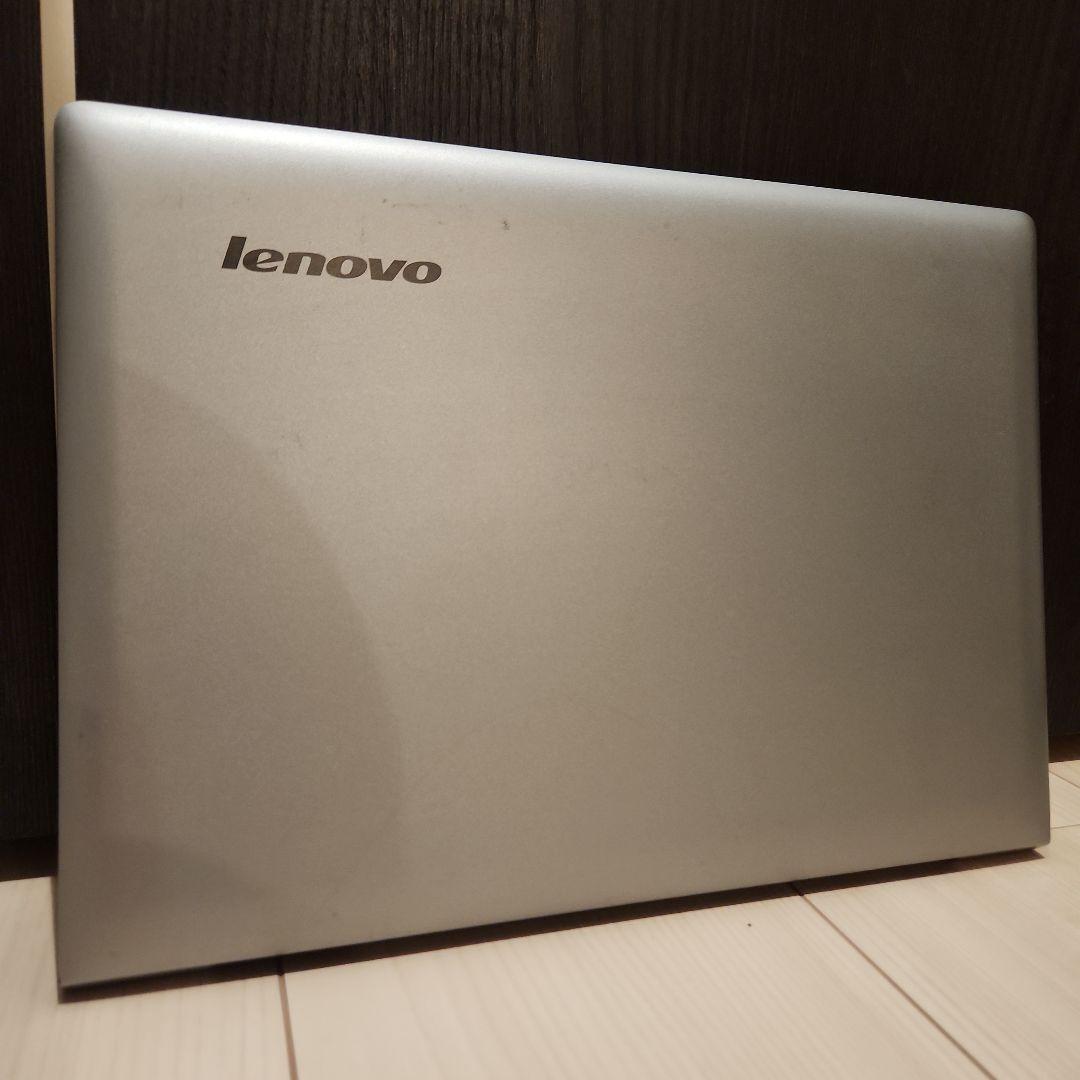 ノートパソコン　薄型　軽量　持ち運びにも最適！　Lenovo