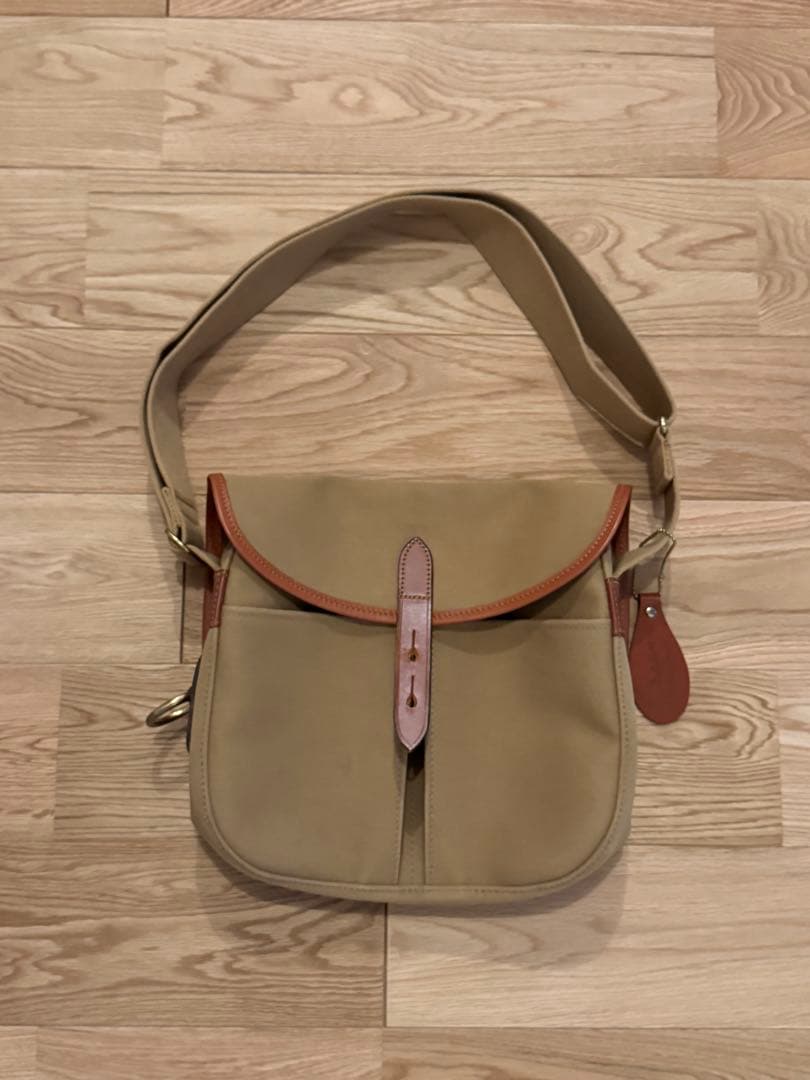 チャーム付 Brady ショルダーバッグ STOUR