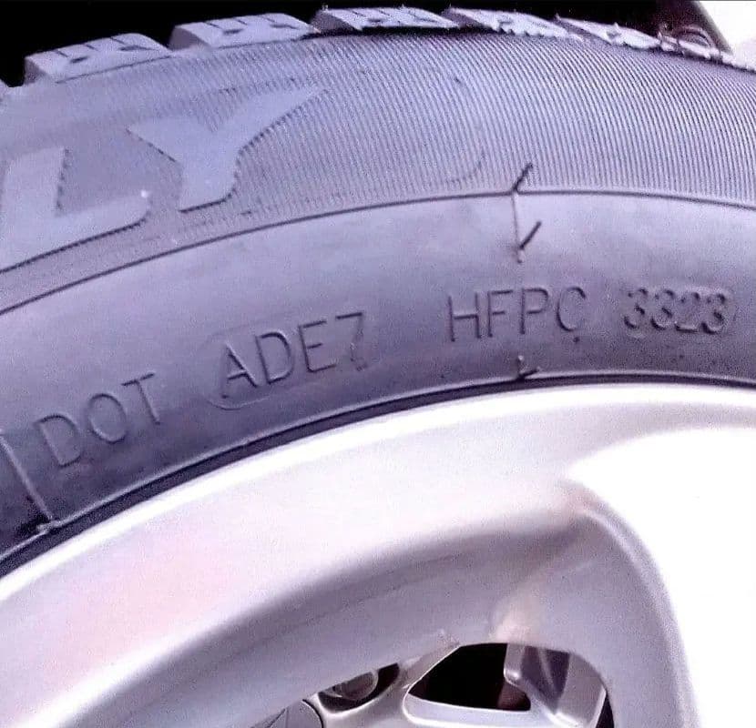 【未使用】スタッドレスタイヤ155/70R13＋アルミホイール 2本(2/2)