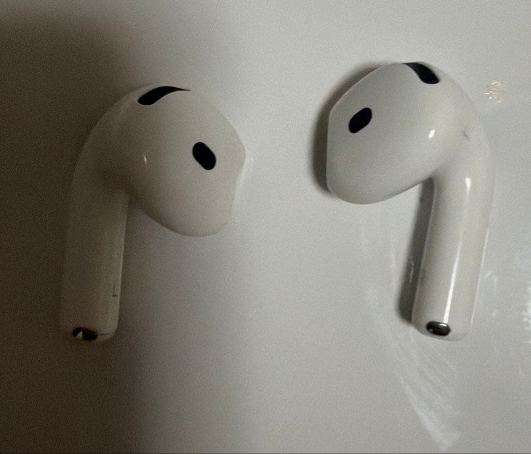AirPods4 ノイズキャンセリングなし　箱付き