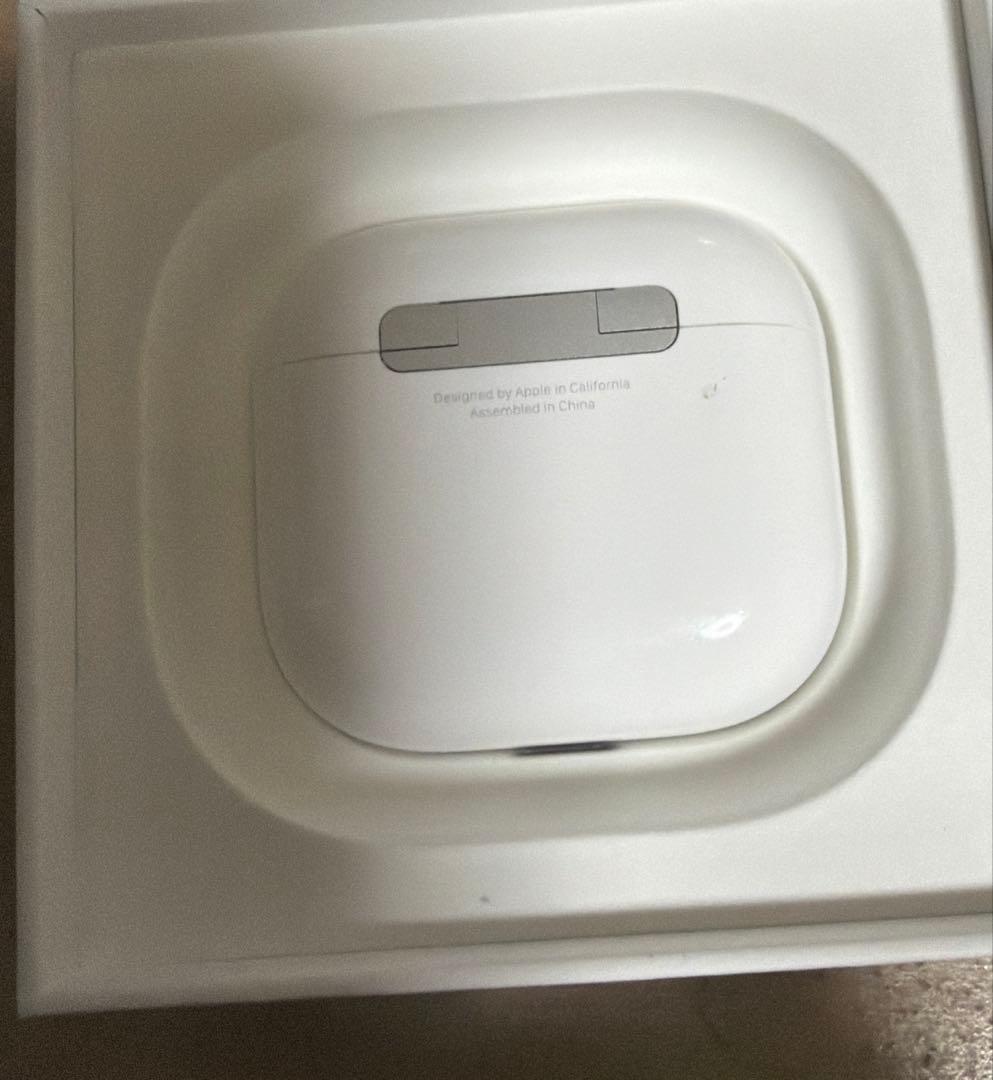 AirPods4 ノイズキャンセリングなし　箱付き