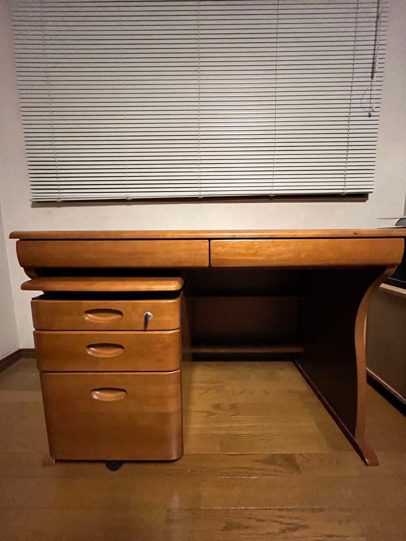 miu⭐︎さま　学習机のみ　オクモト