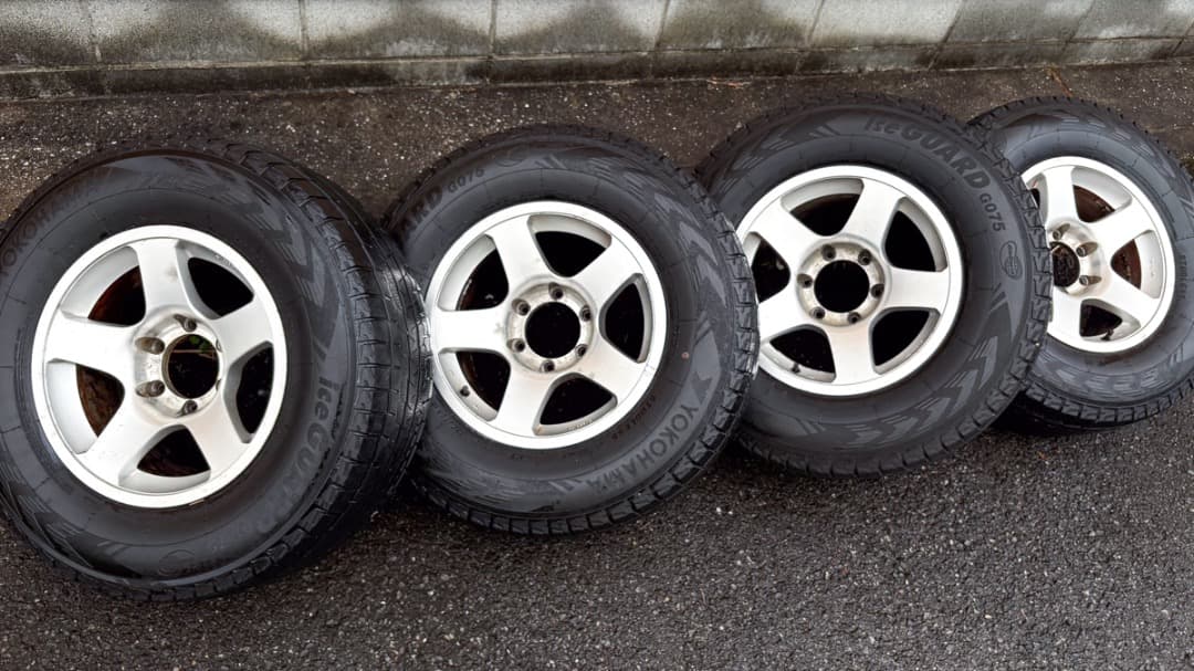 トヨタ ランクルプラド95 スタッドレスタイヤ 4本Set 265/70R16