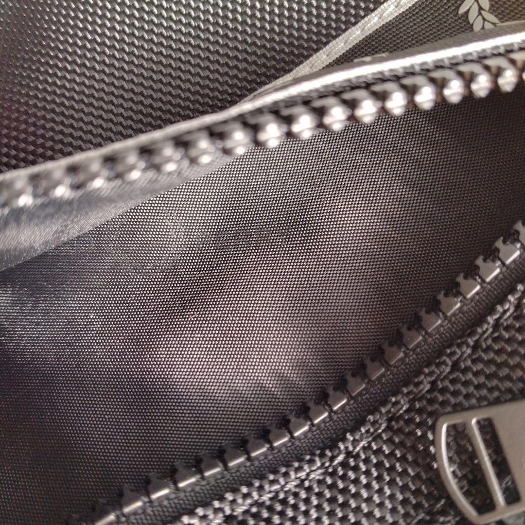 FRED PERRY　フレッドペリー　バッグ　ウエストポーチ　ブラック