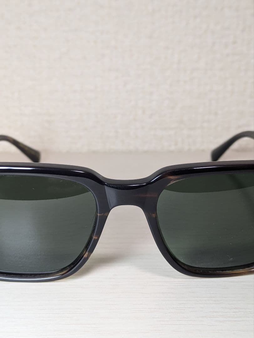 新品未使用 オリバーピープルズ LachmanSunサングラス イタリア製 偏光