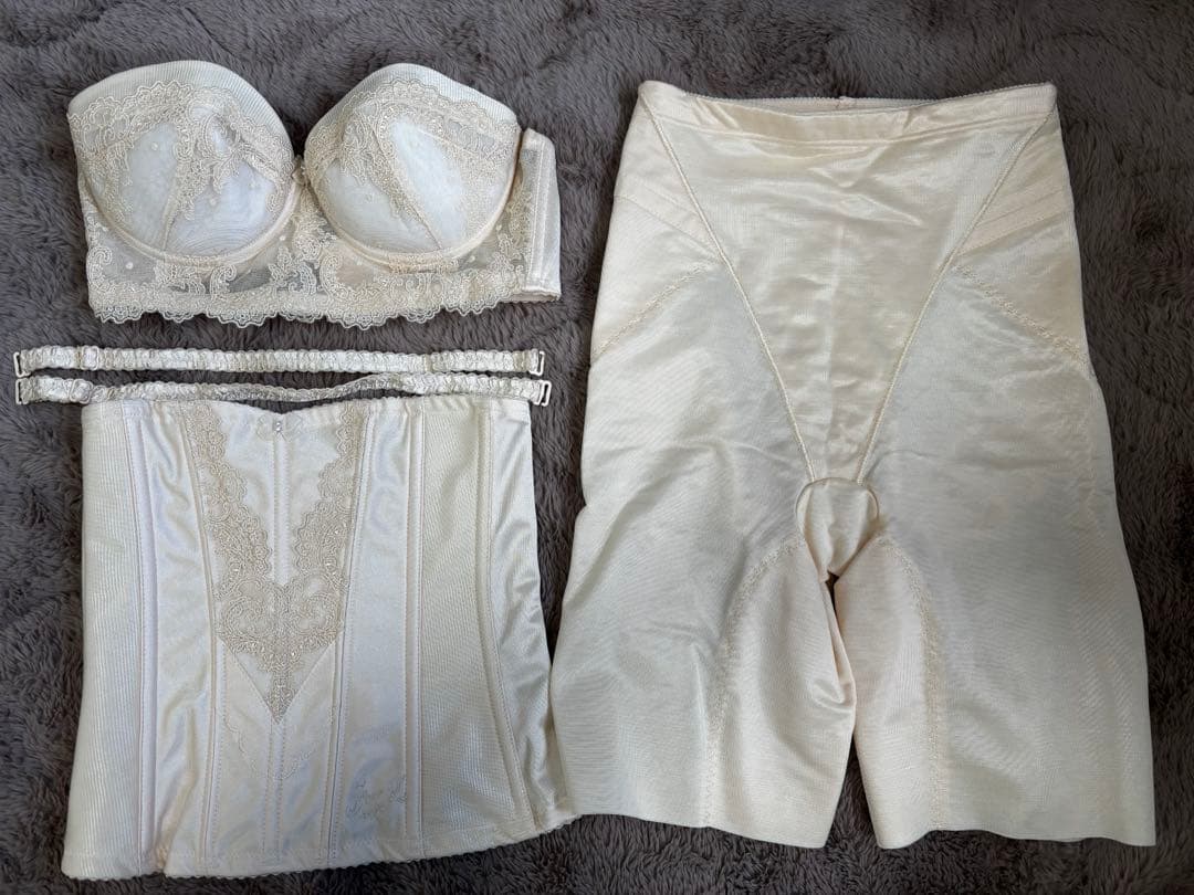 再々お値下げ！four sis&co ブライダルインナーセット D70 70