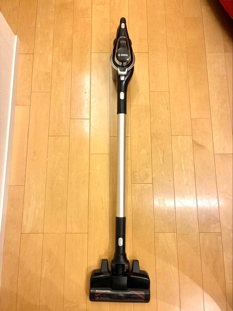 BOSCH クリーナー Unlimited Series8本体 充電器付