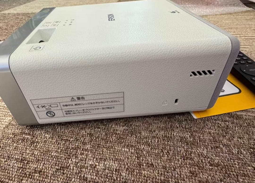 超美品 EPSON プロジェクター EF-100W