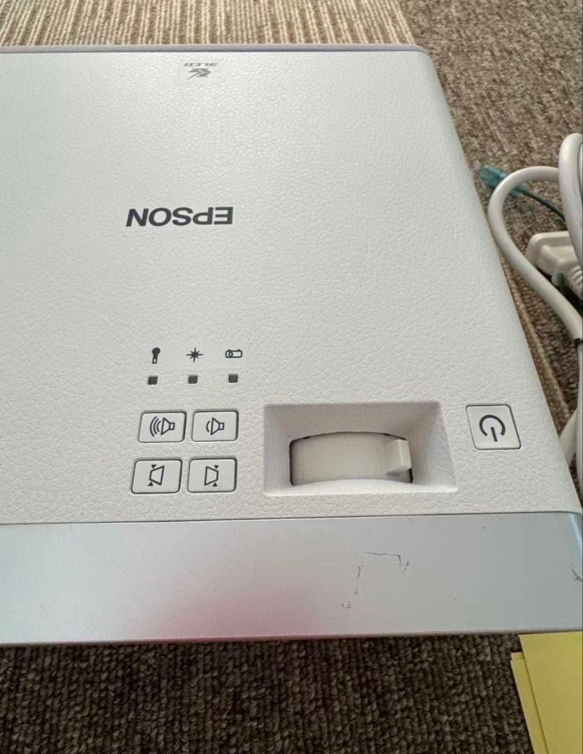 超美品 EPSON プロジェクター EF-100W