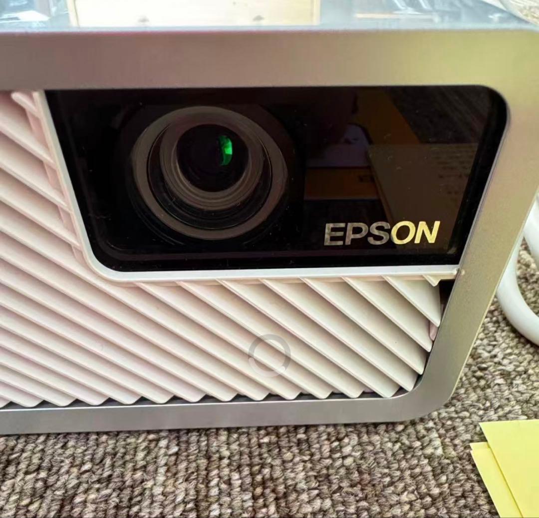 超美品 EPSON プロジェクター EF-100W