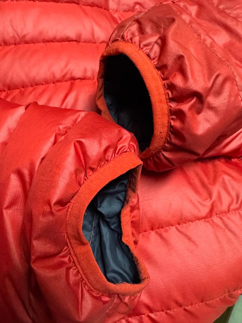 神サイズパタゴニアダウンセーターフーディ　ダウンジャケットフード　赤　XL