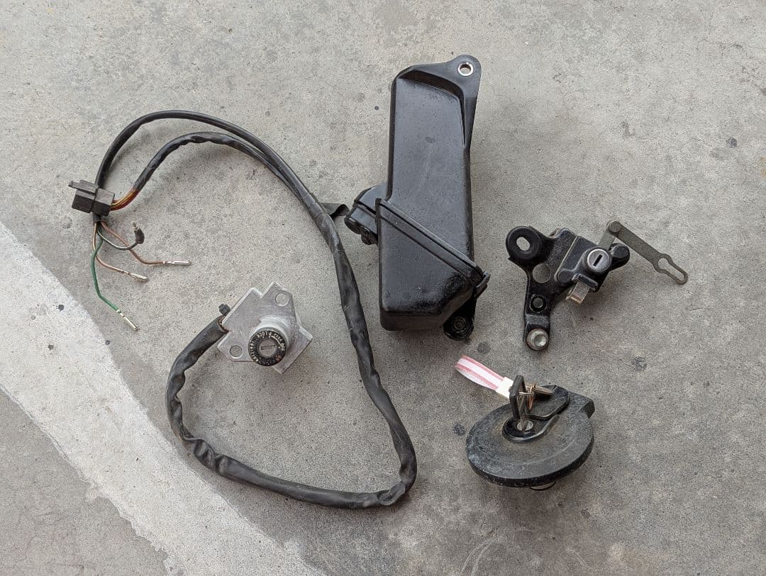 MC11 NS250R キーシリンダセット