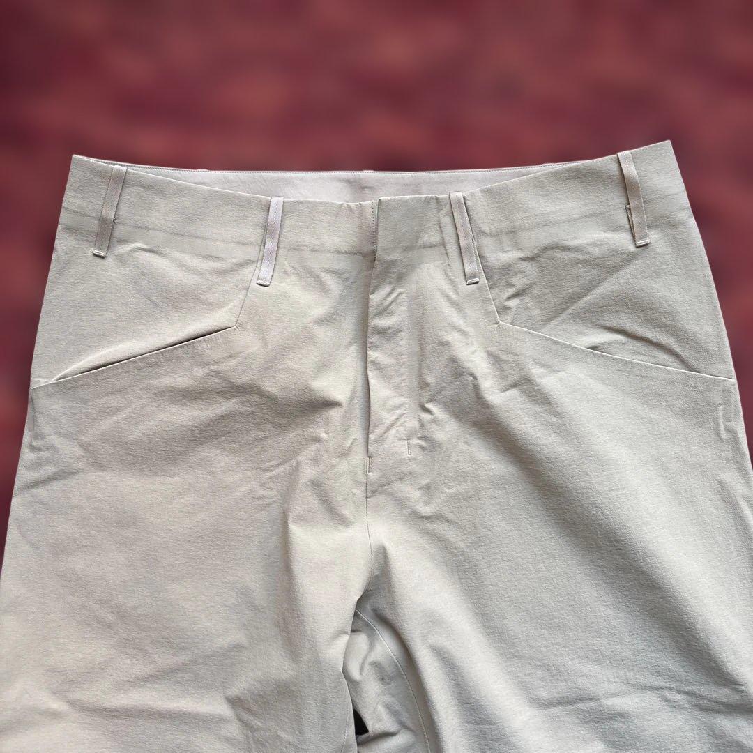 ARC’TERYX VEILANCE ベージュ パンツ