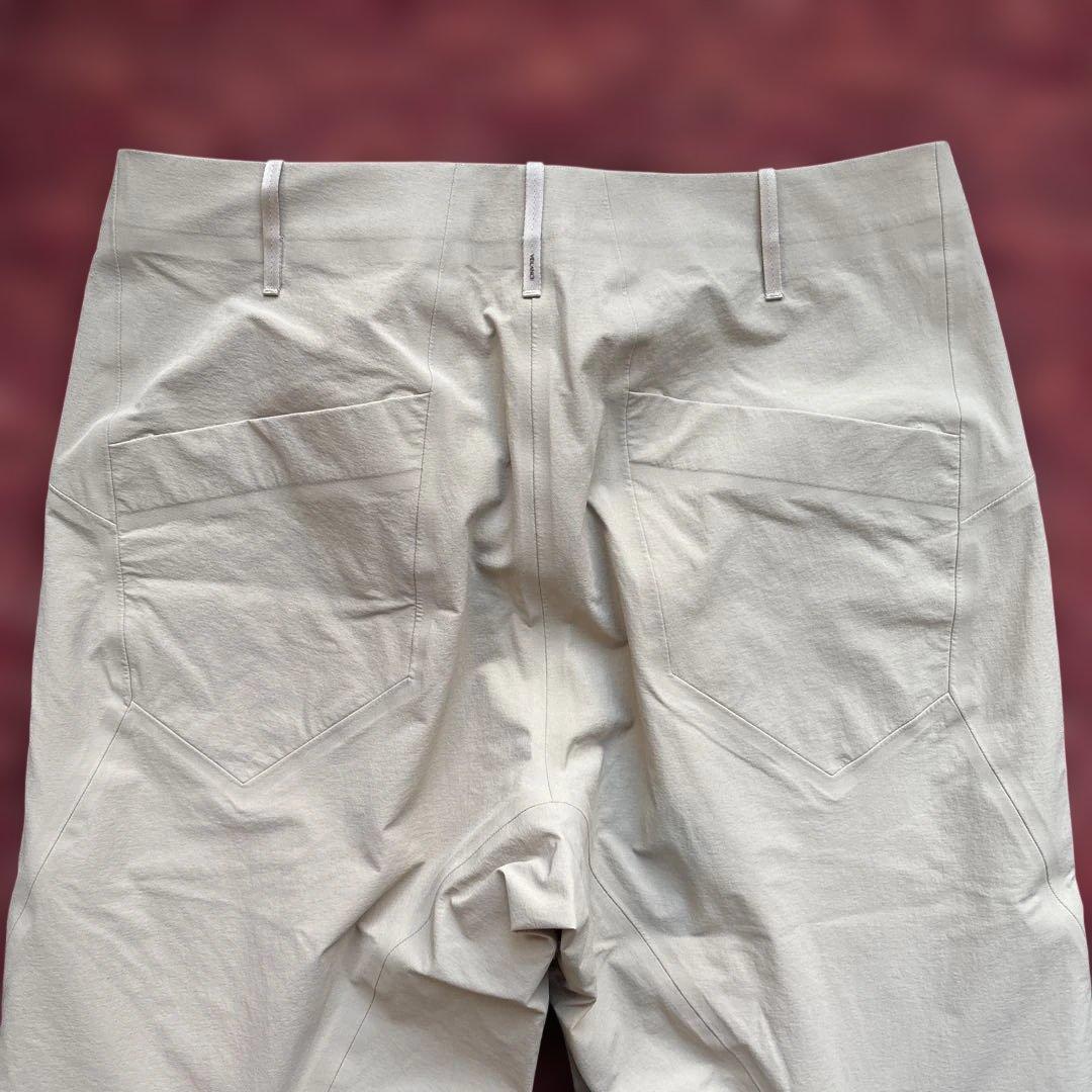 ARC’TERYX VEILANCE ベージュ パンツ