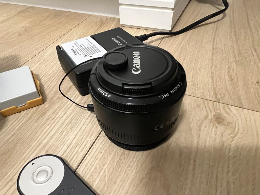 CANON カメラ　海外550D 日本KISS X3