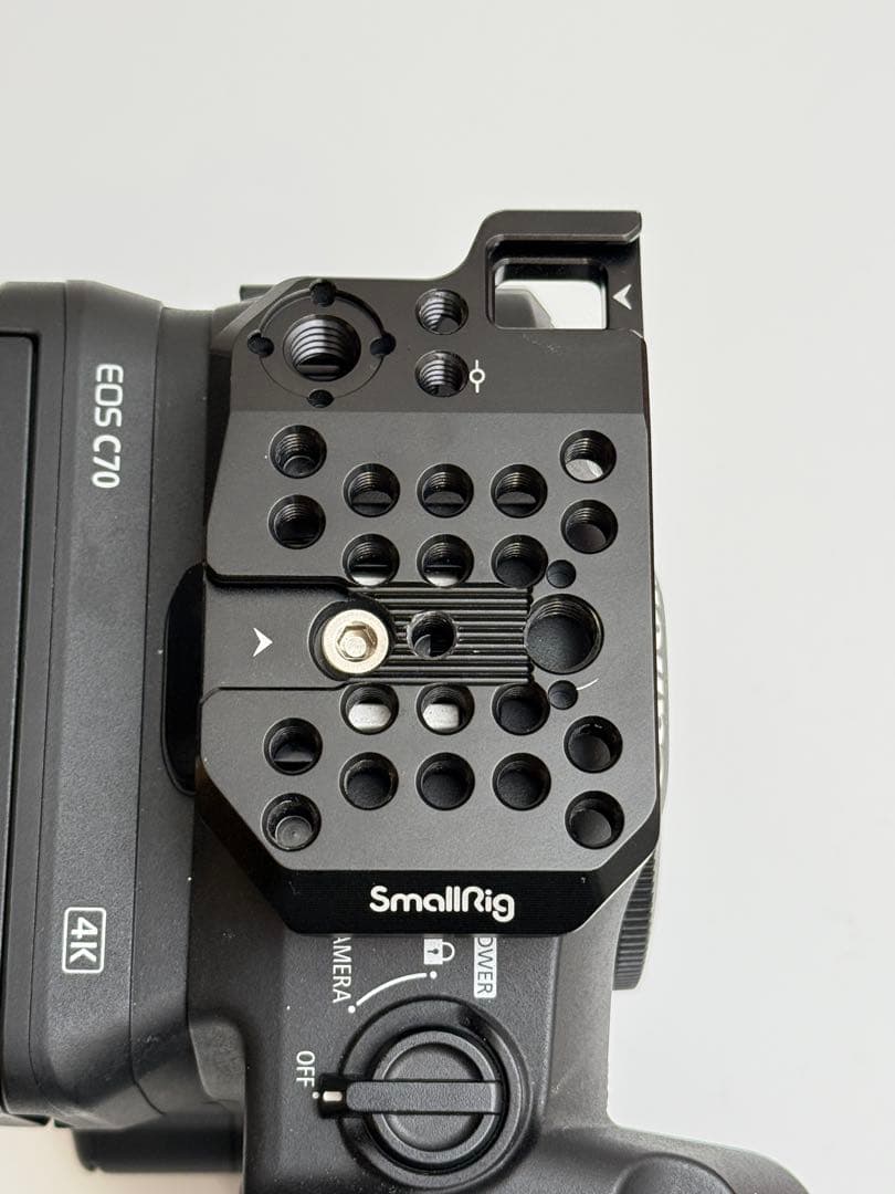 リグ付き Canon EOS C70 ボディ業務用ビデオカメラ本体