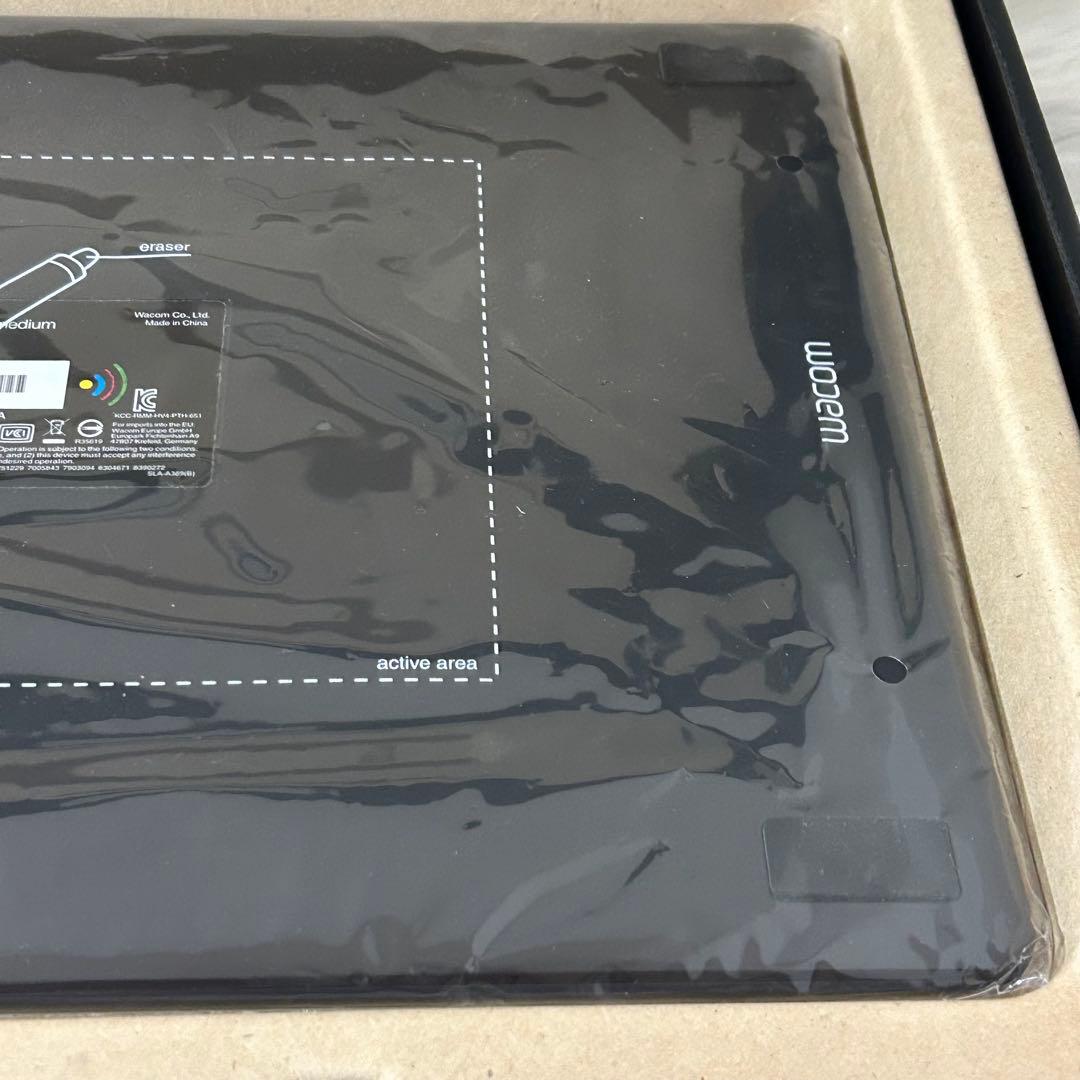 液タブ・ペンタブ wacom Intuos Pro medium PTH-651/K0