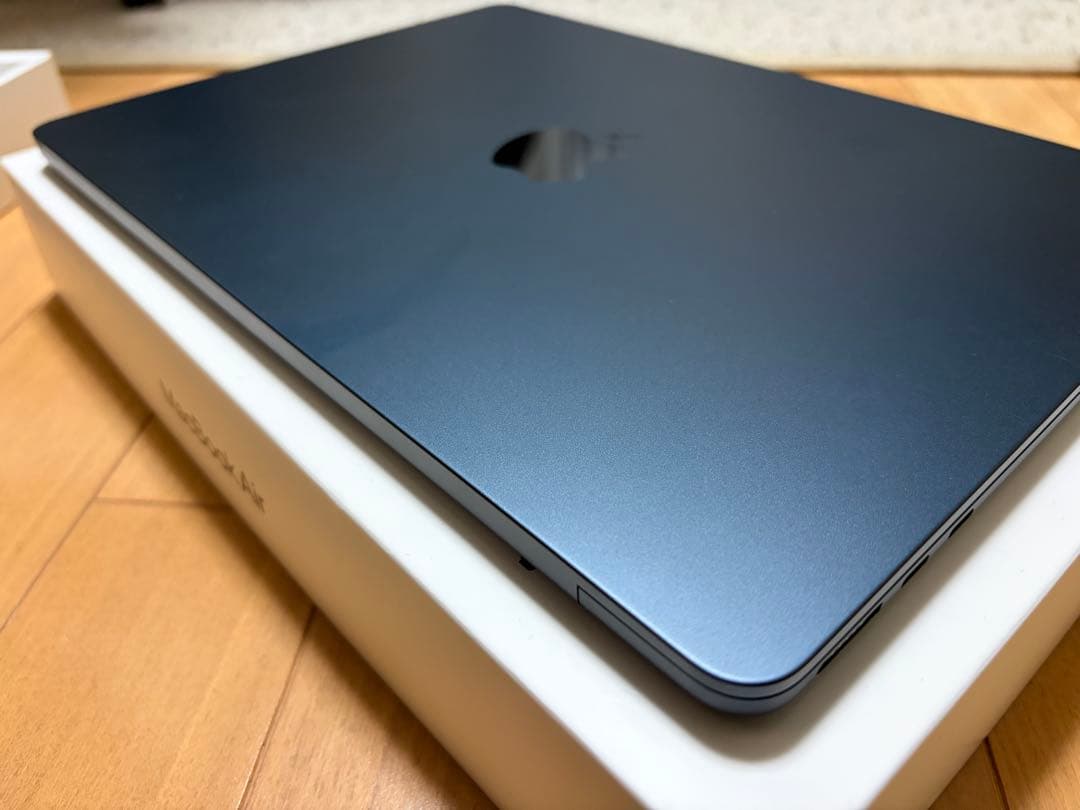 MacBook Air （M2, 2022）バッテリー残量98%
