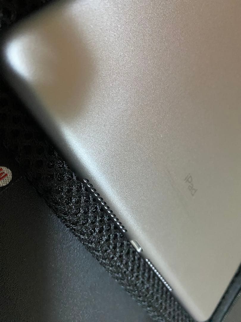 『美品』iPad 5世代32GB + ケース＆キーボード付