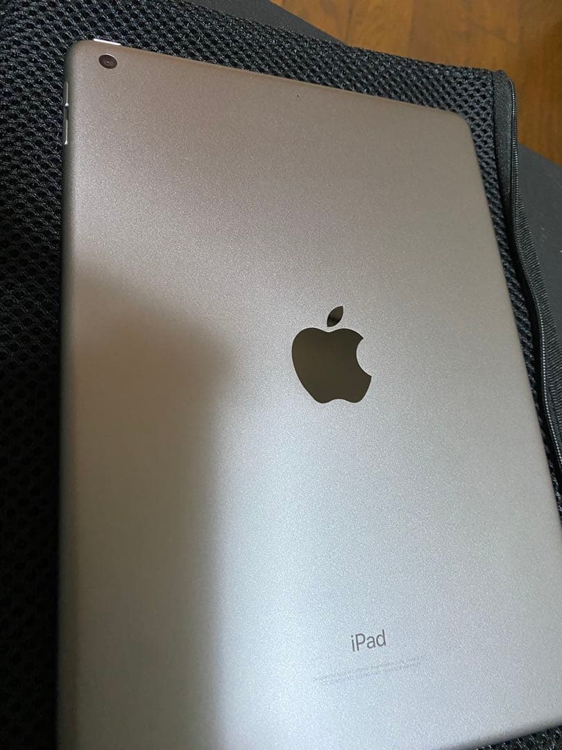 『美品』iPad 5世代32GB + ケース＆キーボード付