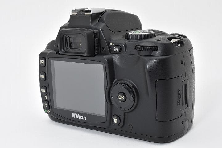 15703F 使用少!清潔感ある美品! Nikon D40 ズームレンズセット♪