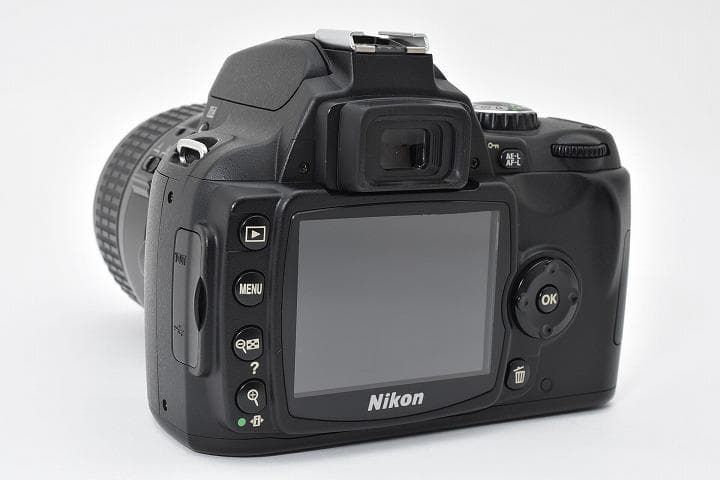 15703F 使用少!清潔感ある美品! Nikon D40 ズームレンズセット♪