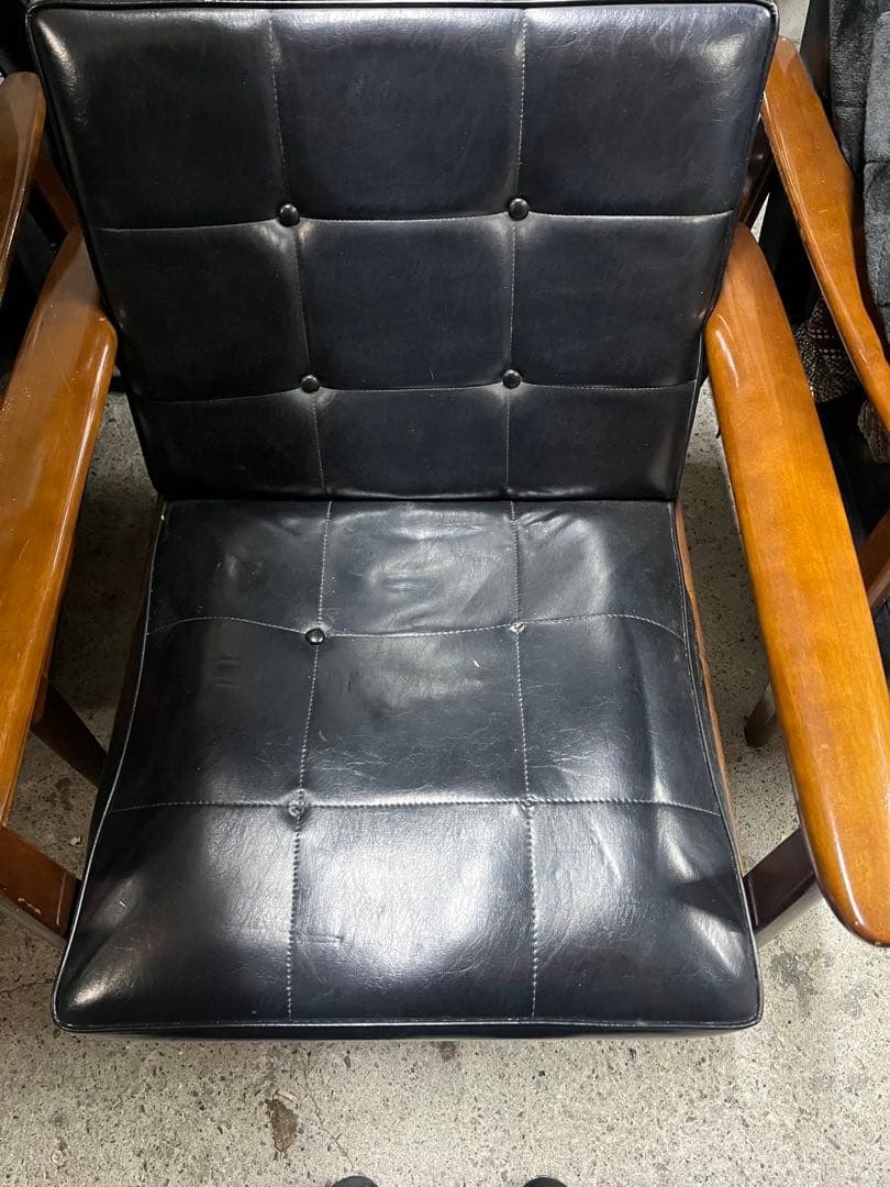 カリモク60 Kチェア 1シータースタンダードブラック