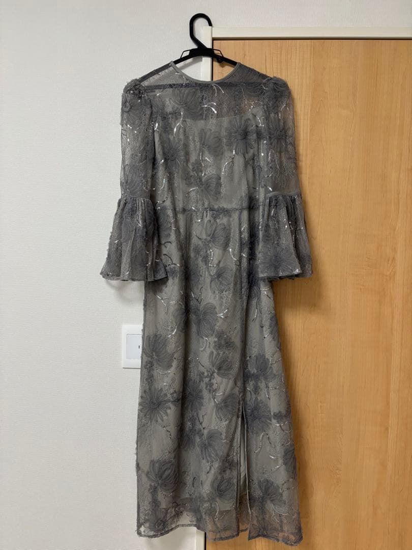 【美品】leja スパンコールレーススリーブ ラインロングワンピースドレス