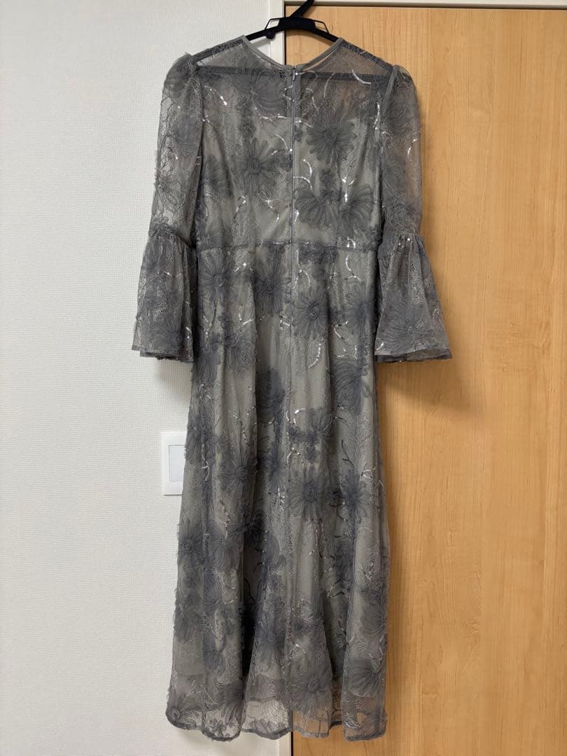 【美品】leja スパンコールレーススリーブ ラインロングワンピースドレス