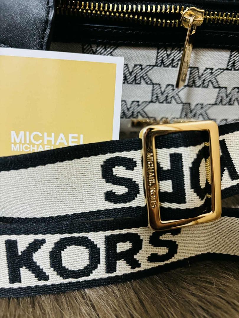 MICHAEL KORS MKロゴボディバッグ