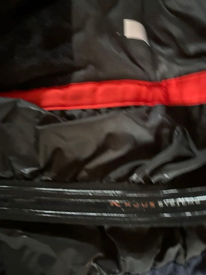 KJUS スキーウェア 女性小柄な方用 キッズ赤/白中古　格安セットアップ