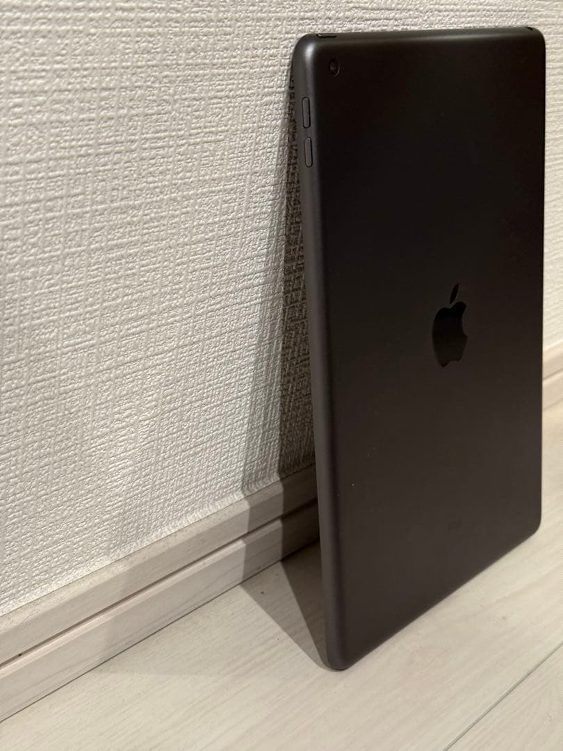 『美品』iPad 第7世代 Wi-Fiモデル 32GB スペースグレイ/カバー付