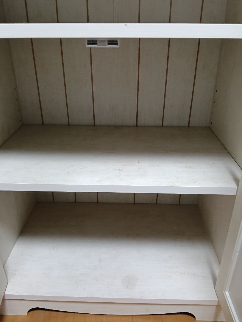 12日削除します　ホワイト木製キャビネット ガラス扉 収納
