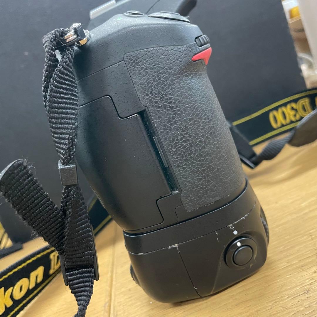 動作品 Nikon D300 デジタル一眼レフ ボディ MB-D10付き