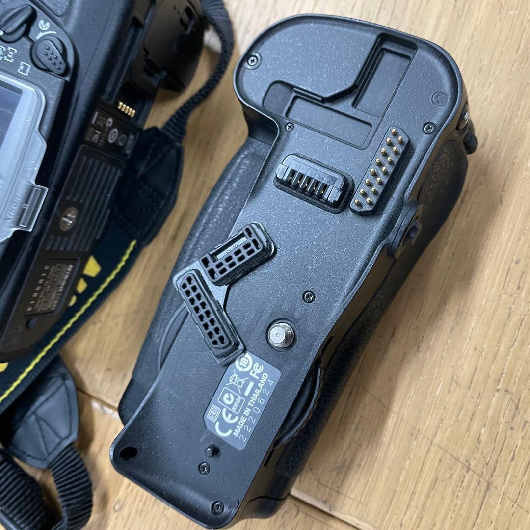 動作品 Nikon D300 デジタル一眼レフ ボディ MB-D10付き