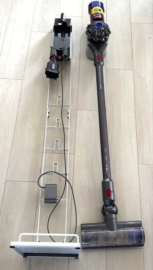 ダイソン Dyson V8 掃除機 本体 HEPA TOWERラック