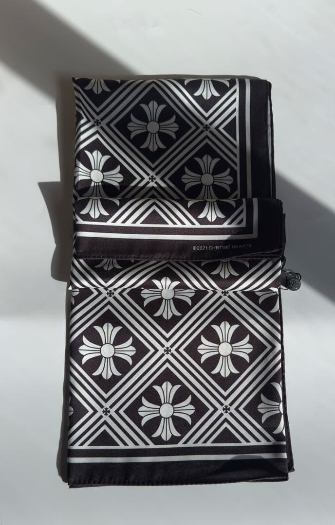 ROALA新品未使用春物クロムハーツ　大判スカーフ 100cm×100cm