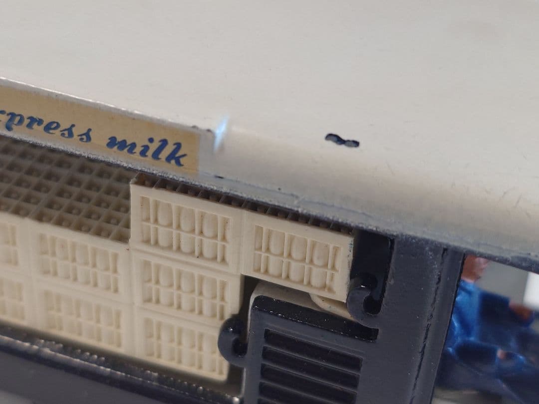 ミニカー SPOT - ON 122 UNITED DAIRIES MILK FLOAT