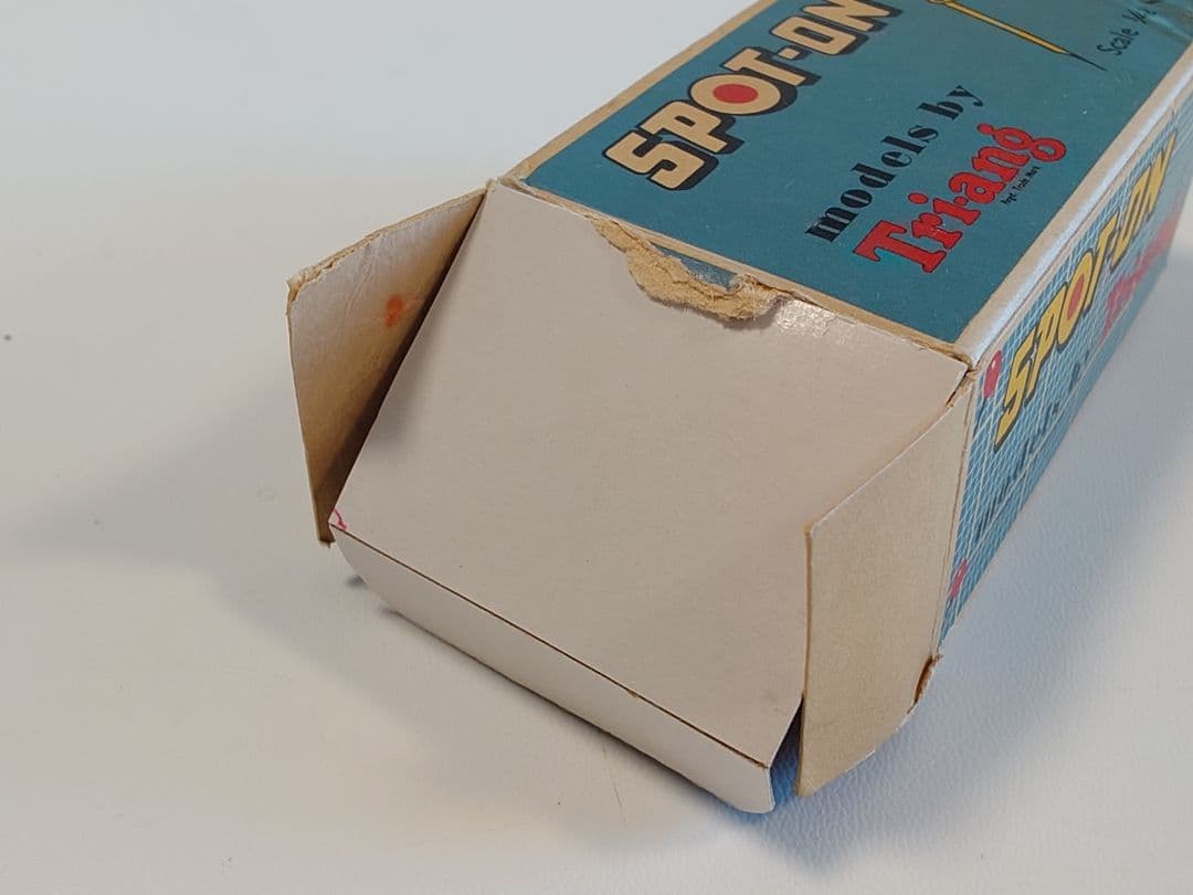 ミニカー SPOT - ON 122 UNITED DAIRIES MILK FLOAT