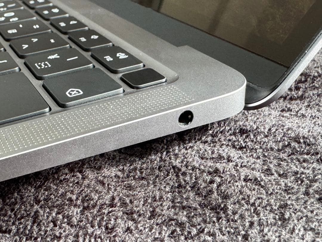 Apple MacBook Air M1チップ（13インチ）スペースグレー