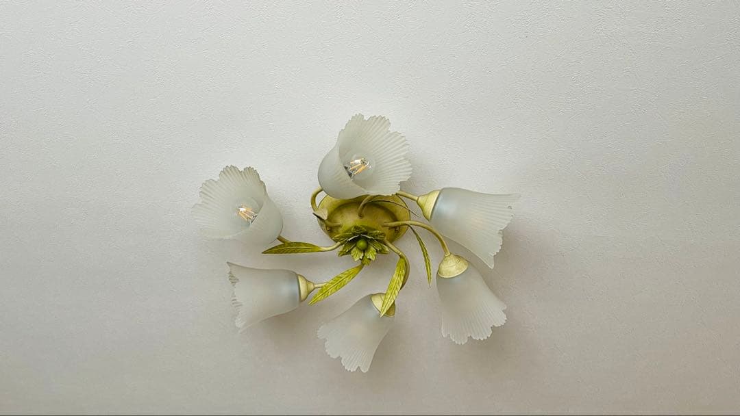 フラワーモチーフ シャンデリア 6灯