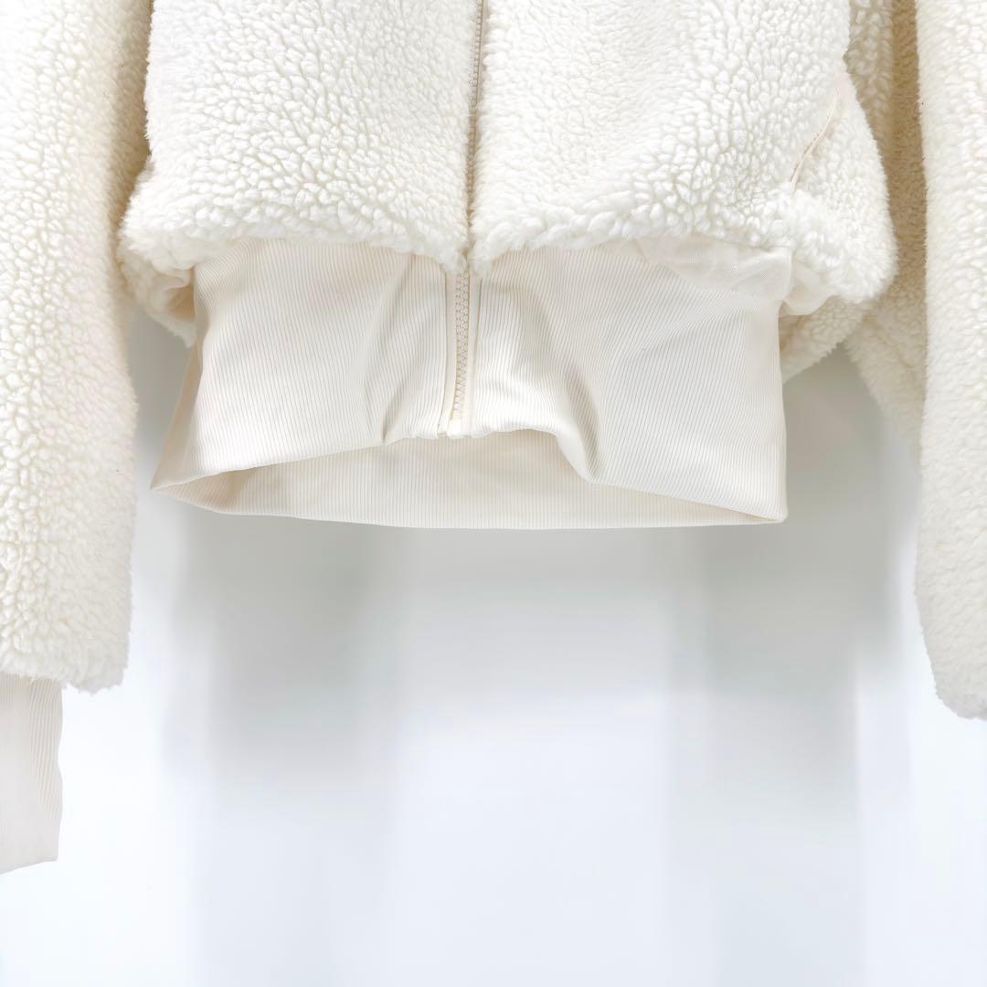 新品 Alo Yoga Foxy Sherpa ジャケット シェルパ アロ ヨガ