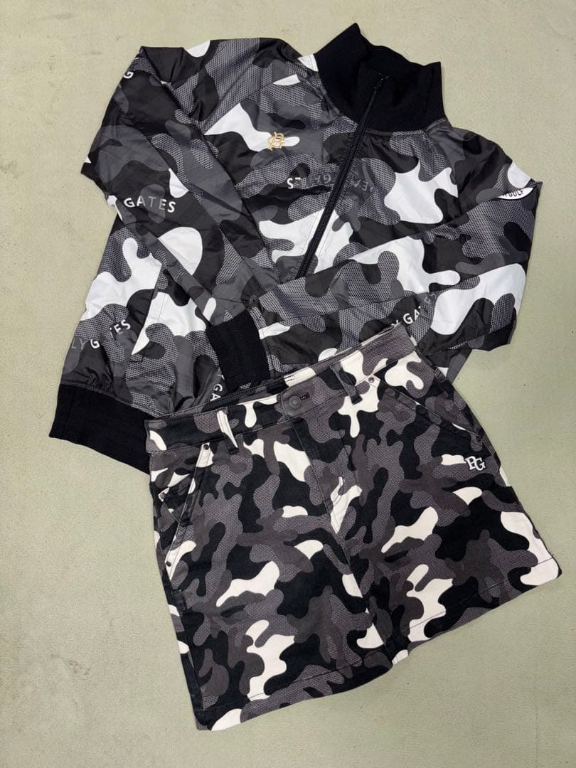 超美品）パーリーゲイツ、限定ブラックカモ、ジャケットとスカートのセット、サイズ0
