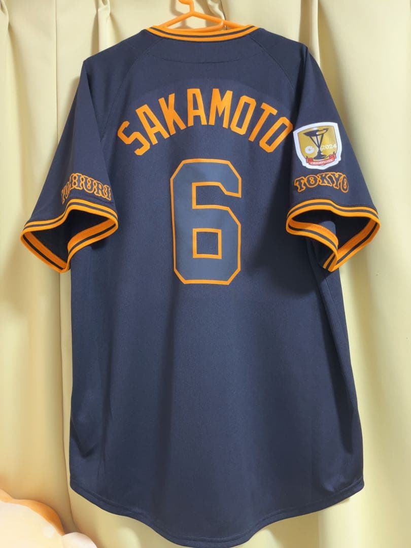 ジャイアンツGIANTS 坂本勇人　3rdユニフォームMサイズ　エンブレム付き